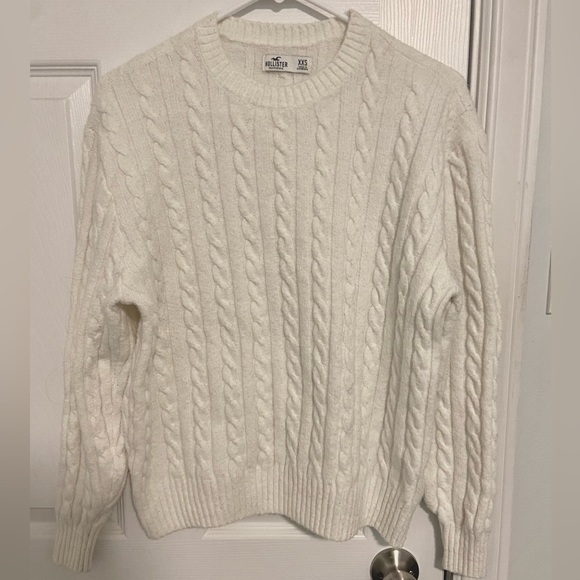 Hollister Big Comfy Sweater - Picture 3 of 4